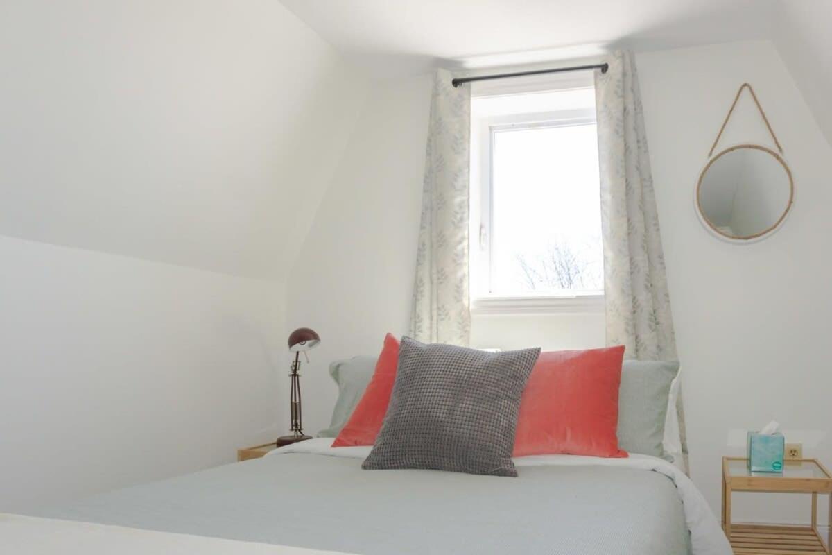Amazing Location In Saint John 2 Bedroom Modern Parking New Екстер'єр фото