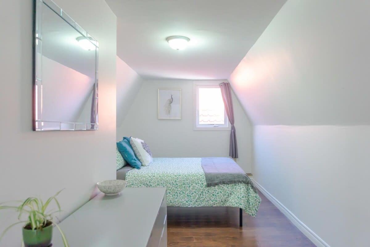 Amazing Location In Saint John 2 Bedroom Modern Parking New Екстер'єр фото