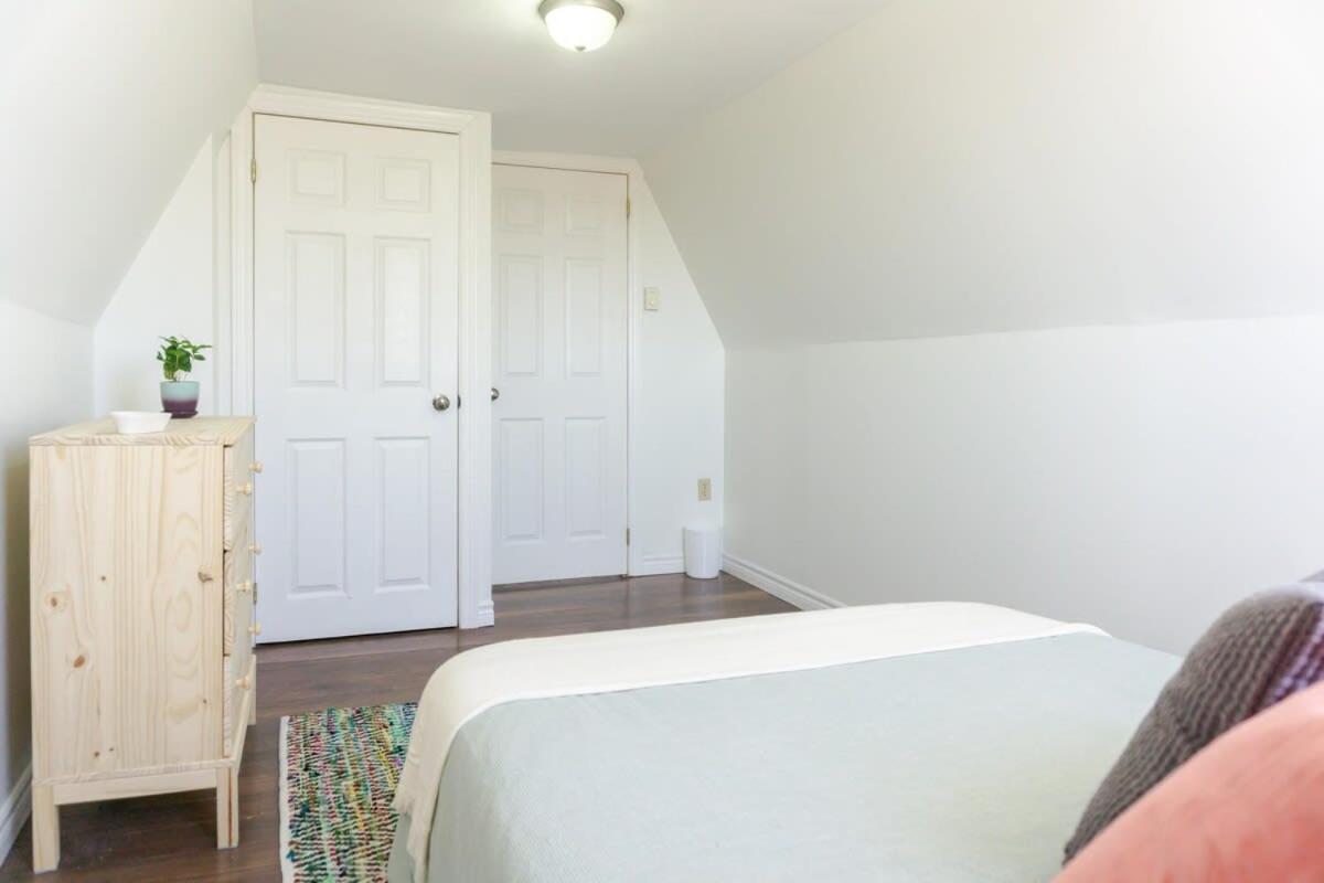 Amazing Location In Saint John 2 Bedroom Modern Parking New Екстер'єр фото